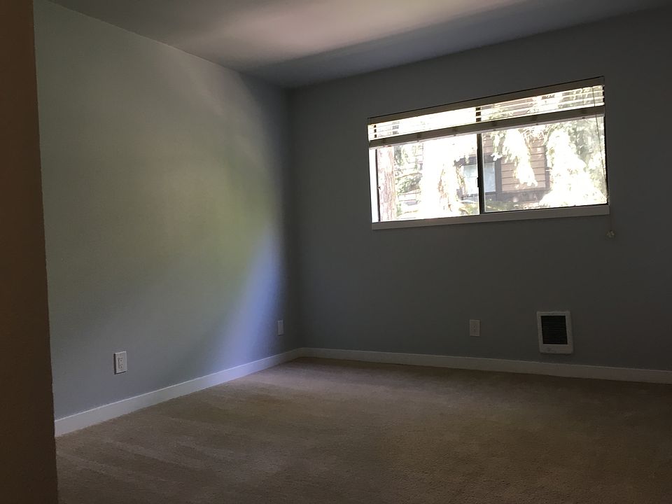2nd image of 321 Bellevue Way SE APT 405