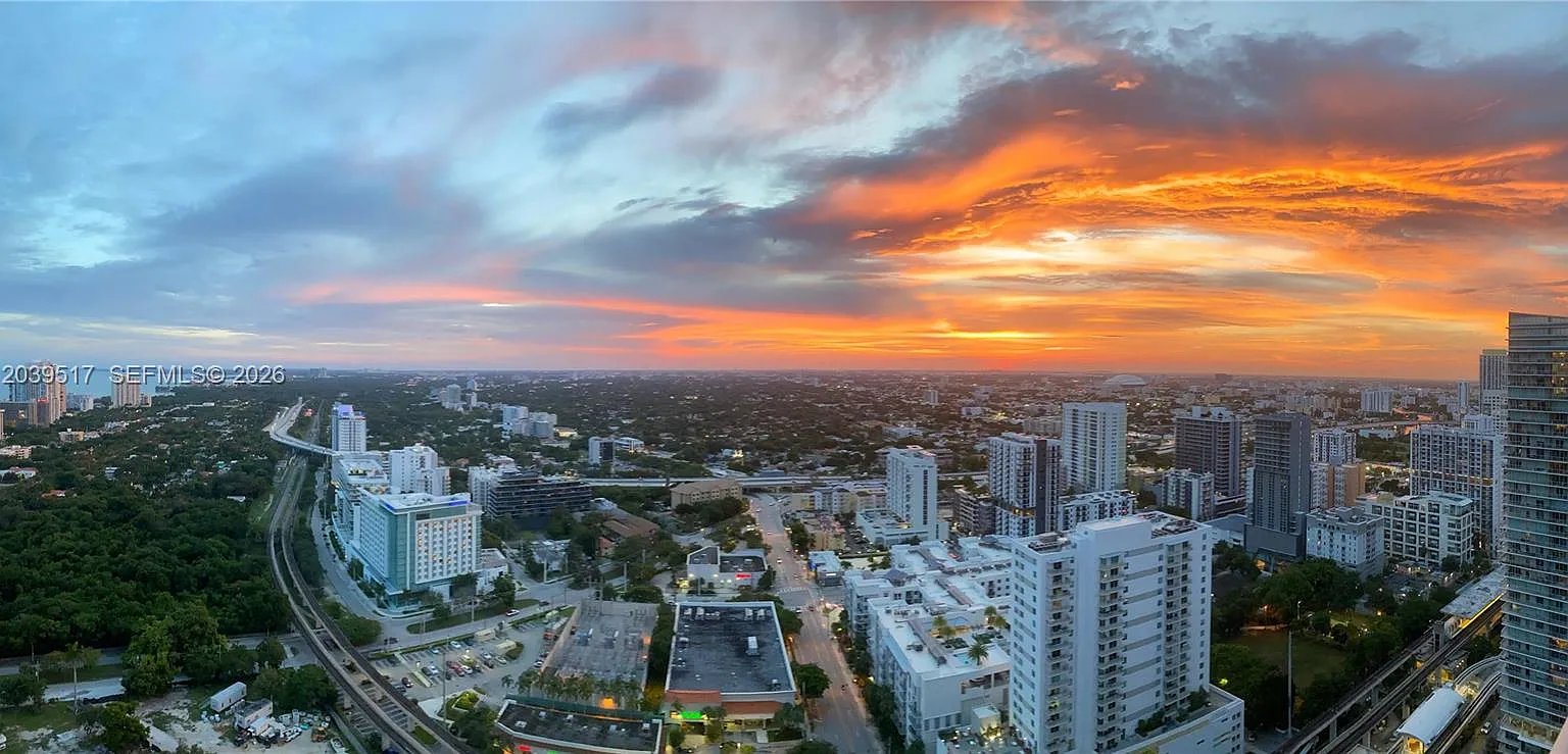 Infinity At Brickell Cond — Photo 3