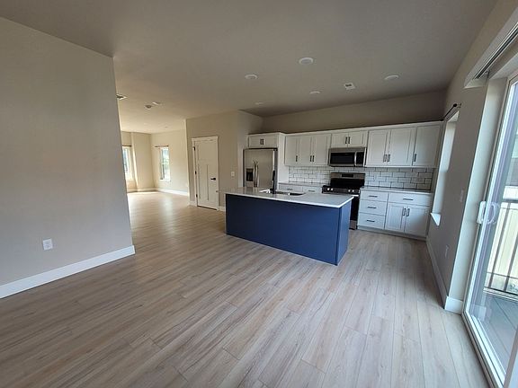 3rd image of 2303-2343 2nd St #2319