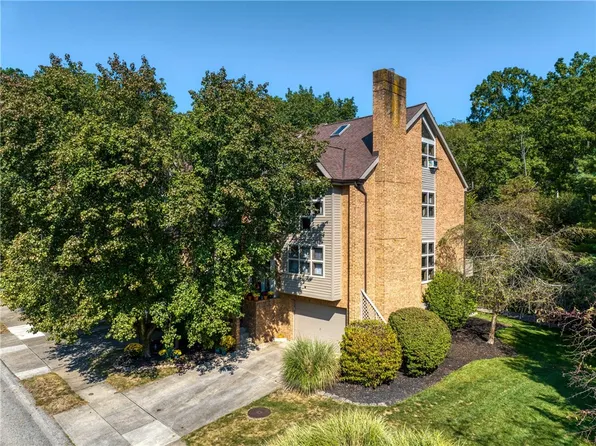 1415 Towne Square Dr, Allison Park, PA 15101