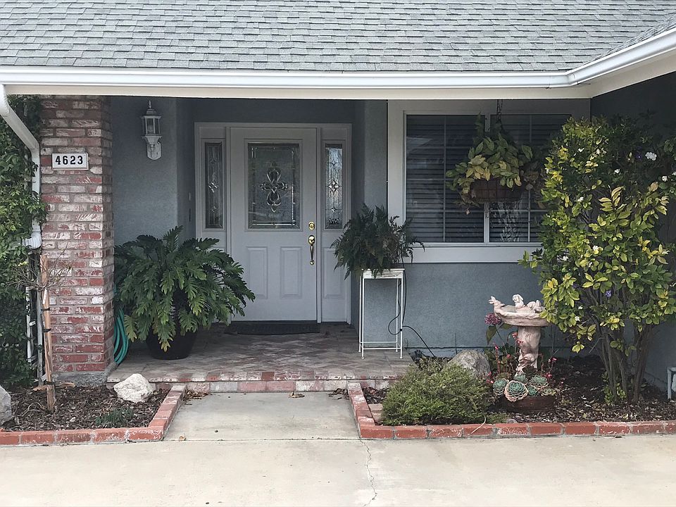 Inviting front entry