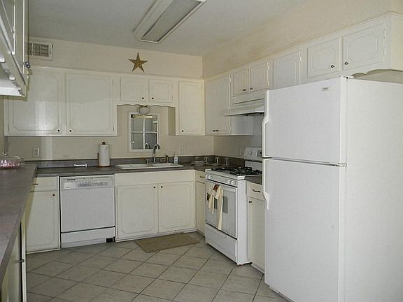 4th image of 9028 Kempwood Dr