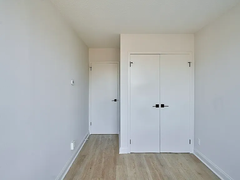 1952 1st Ave #1L — Photo 2