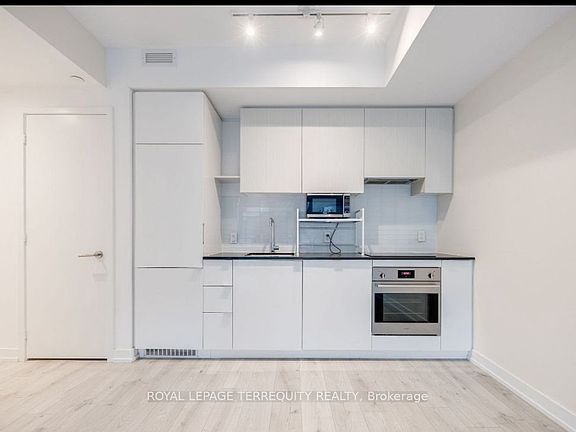 2nd image of 161 Roehampton Ave #330