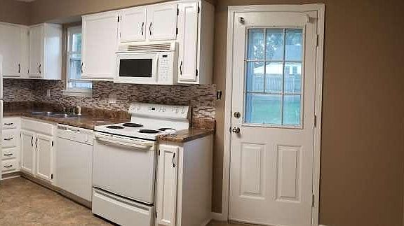 Kitchen View2