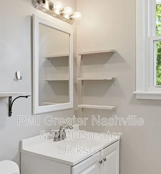 704 McPherson Dr — Photo 22