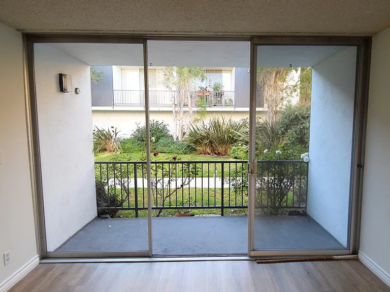 2643 Centinela Avenue — Photo 16