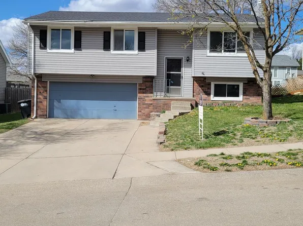 10624 Hartman Ave, Omaha, NE 68134