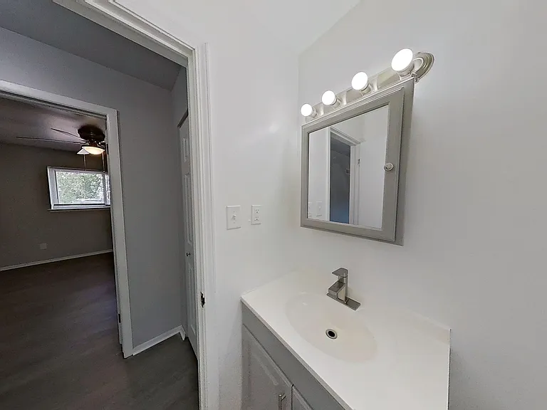1394 Goddard Rd — Photo 5