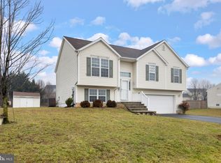 11842 White Pine Dr, Hagerstown, MD 21740