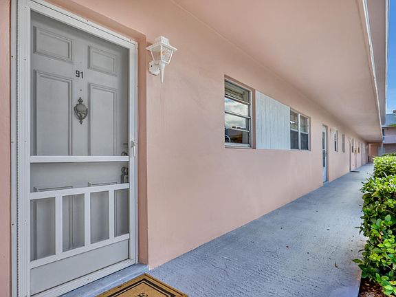 4th image of 18081 SE Country Club Drive #10-91