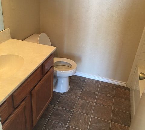 5th image of 611 Oriole Blvd APT 802
