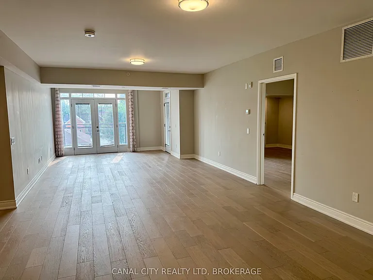10 Albert St E #303 — Photo 5
