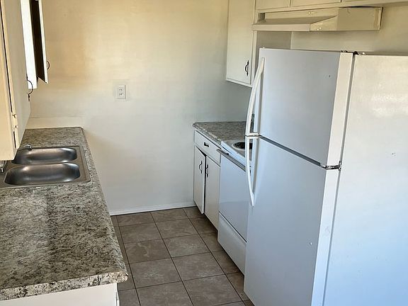 5th image of 5173 Canoga St Unit 10