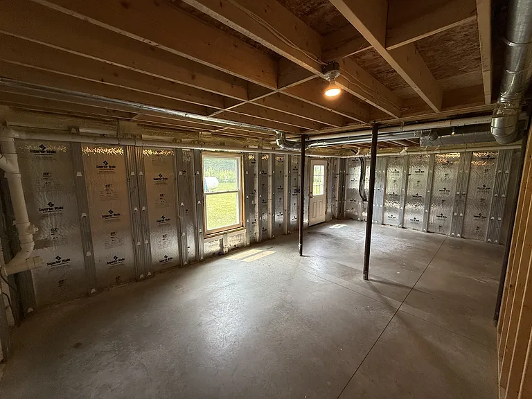 1258 Warren Rd — Photo 10
