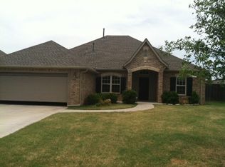 2317 Wimberley Creek Dr, Moore, OK 73160