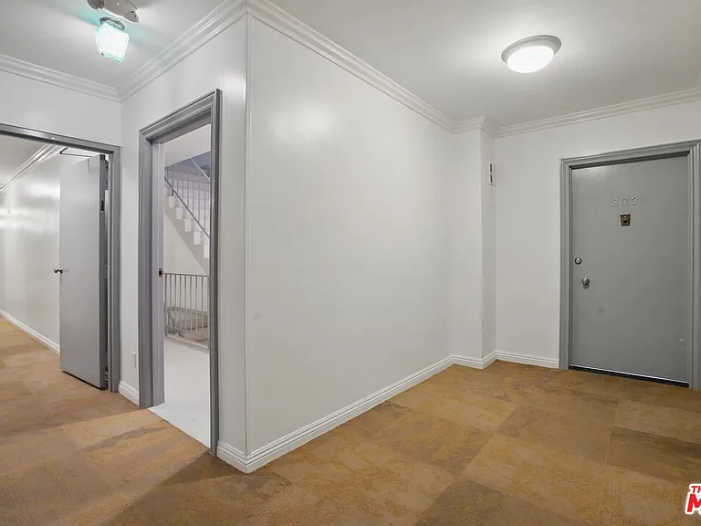 930 3rd St #303 — Photo 35