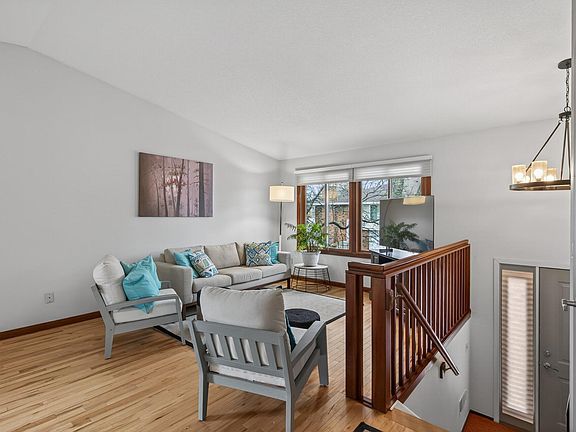 4th image of 2240 Oregon Ct