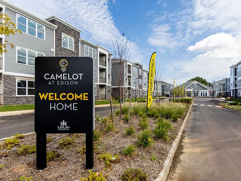 Camelot at Edison — Photo 13