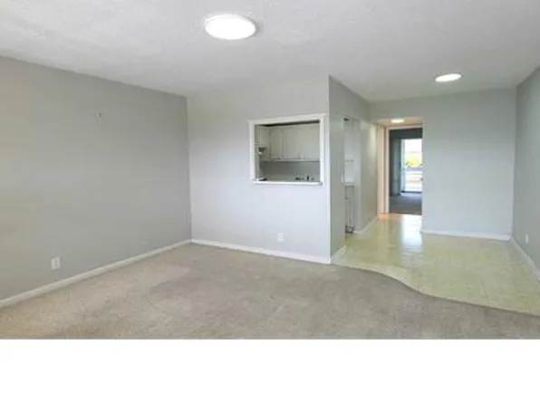 92 Berkshire E #D, West Palm Beach, FL 33417