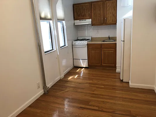 Rented by GreenVill Real Estate LLC | media 16