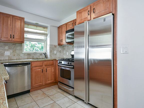 5th image of 58 Holly Pl