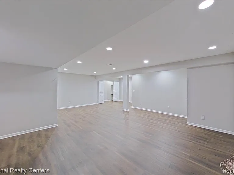58180 Jonagold Ln — Photo 49