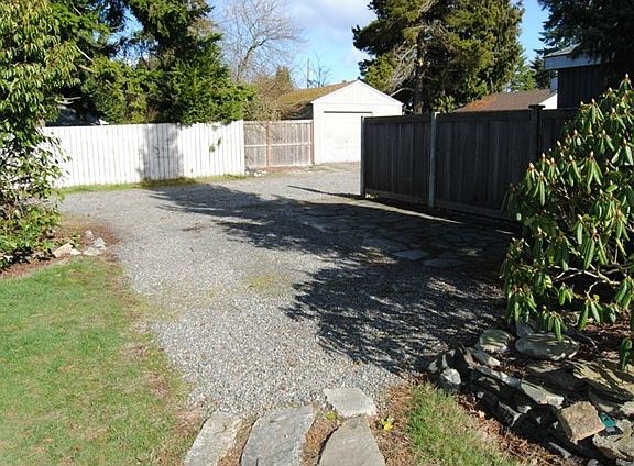 3rd image of 4921 N 11th St