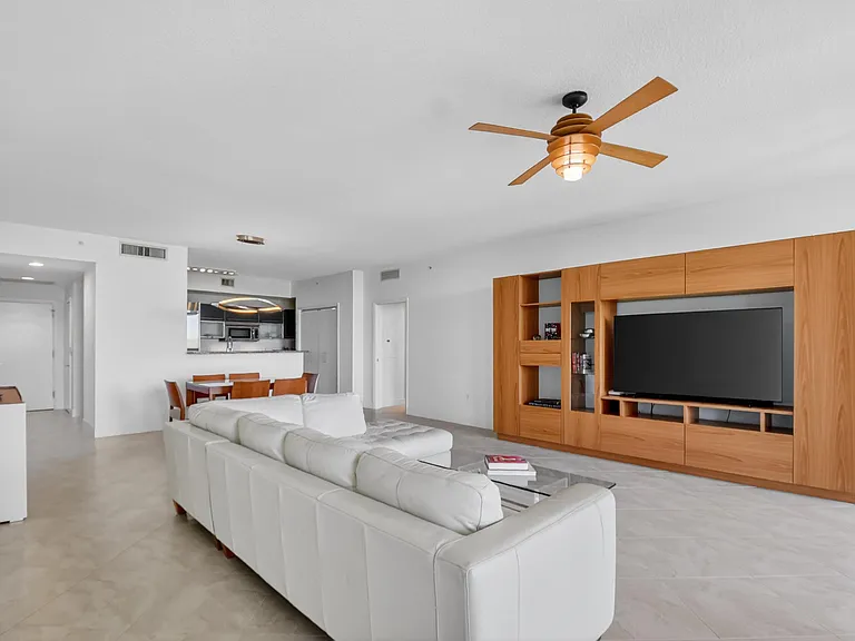 550 Okeechobee Blvd #423 — Photo 24