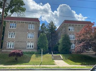 12 Concord St #B2, West Hartford, CT 06119