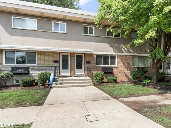 606 S Milwaukee Ave APT B, Libertyville, IL 60048