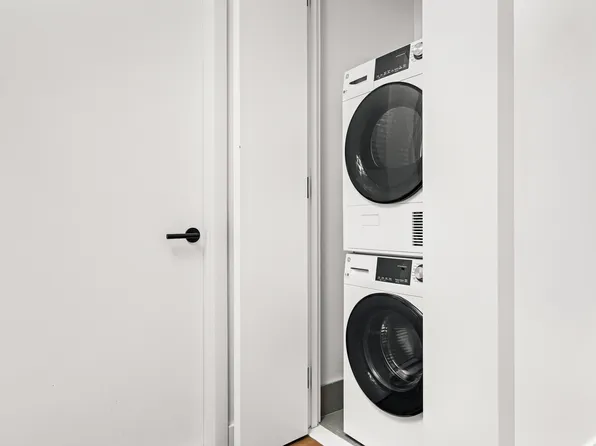 828 Metropolitan Avenue image 6 of 12