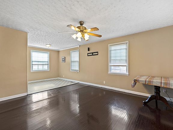 5th image of 725 Elissa Dr