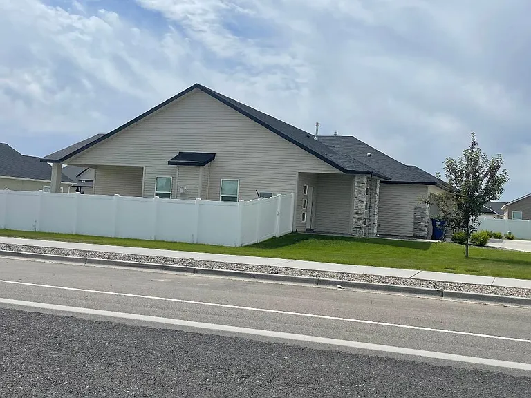 1205 N College Rd W — Photo 2