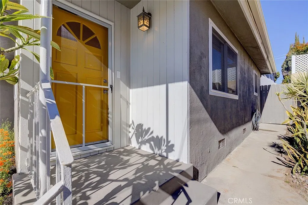 3 bed, 1.5 bath, 1100 sqft, $4,200 — Photo 3