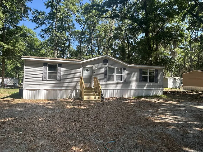 25 Westgate Cir — Photo 1