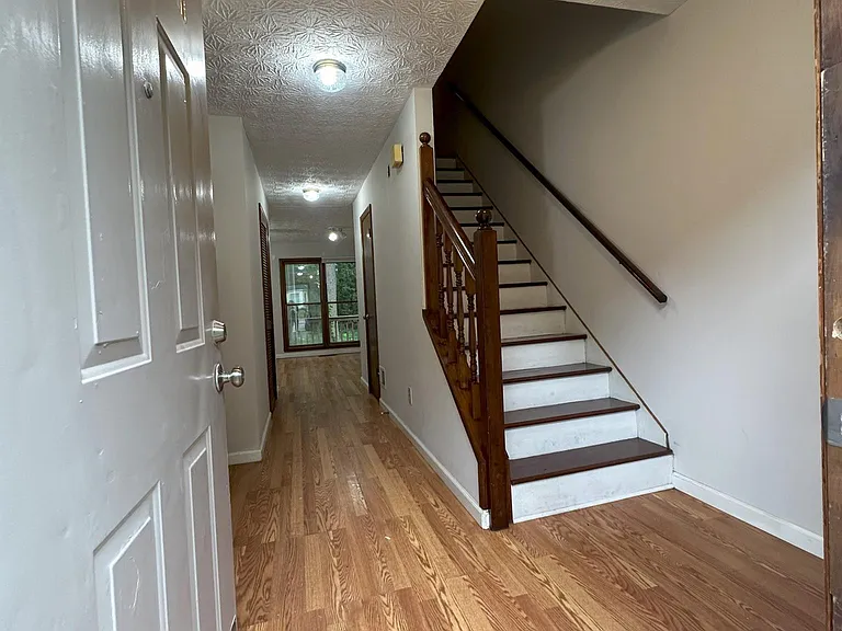 1126 Booth Ct SW — Photo 8