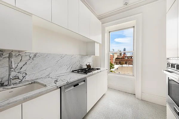 Sold by Douglas Elliman | media 14