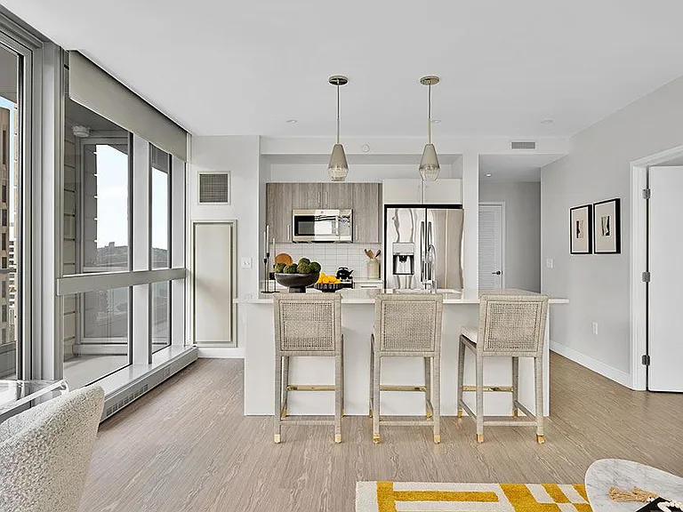 One65 Main — Photo 2