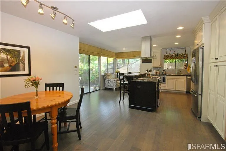 876 4th St E — Photo 11