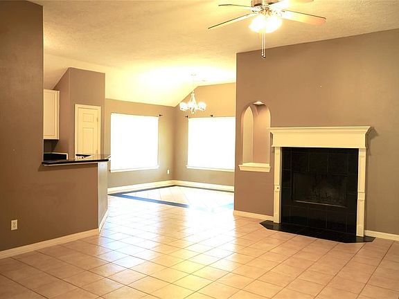 4th image of 5086 Lakeshore Dr
