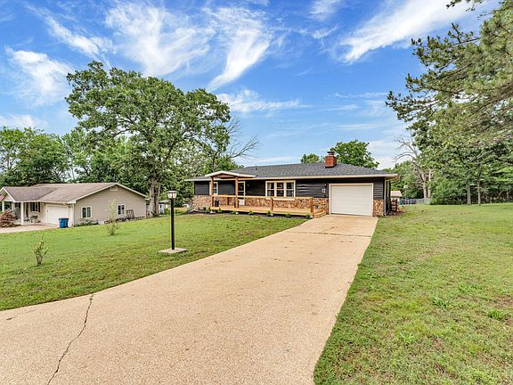 4th image of 12 Pine Lane