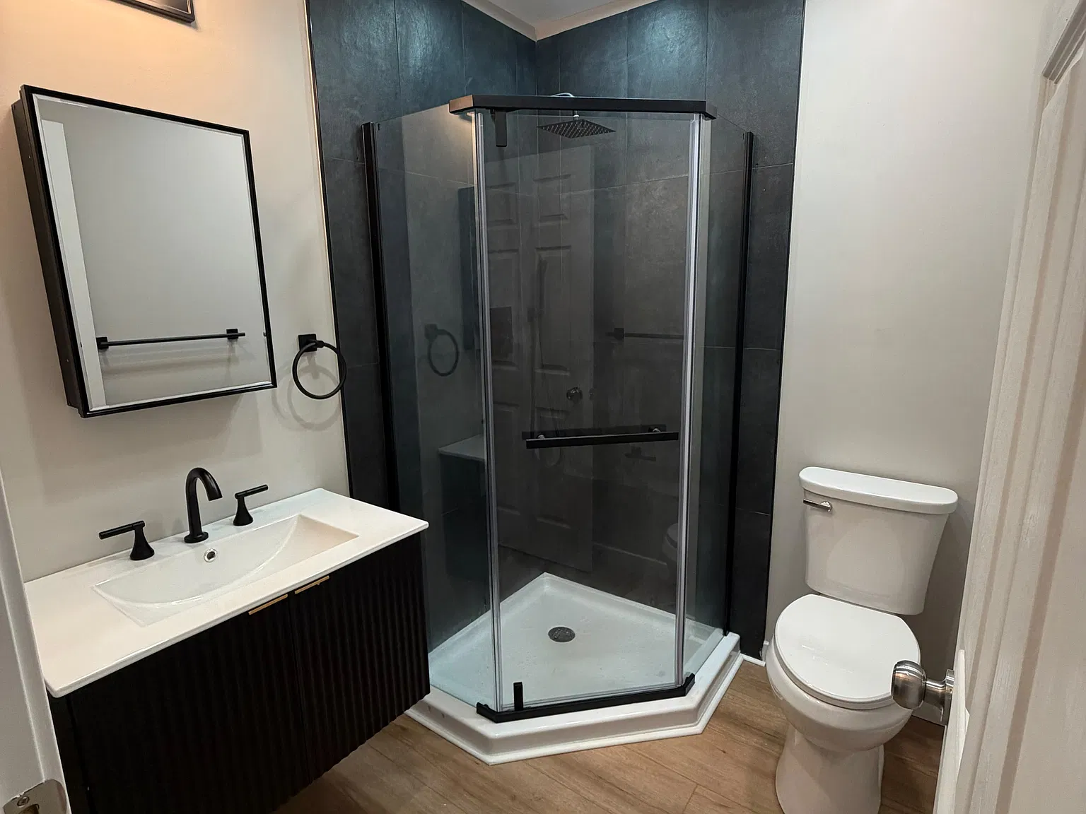 322 Bellevue Dr — Photo 4