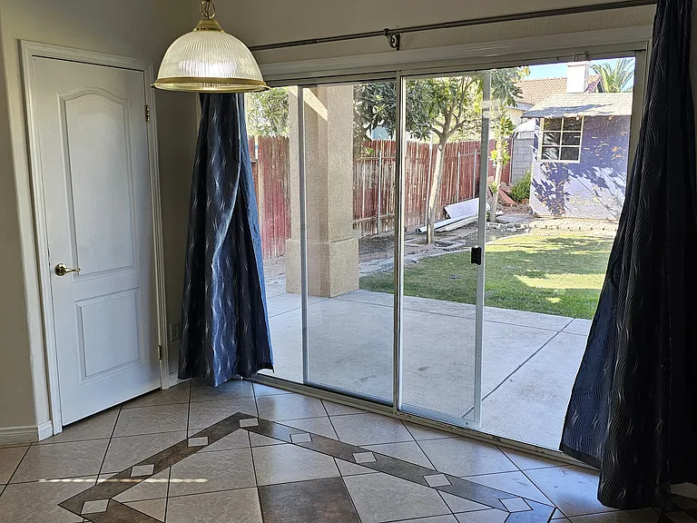 12706 Crystal Cove Ave — Photo 16