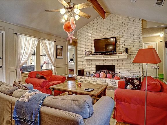 2nd image of 3709 Oak Cove Ln
