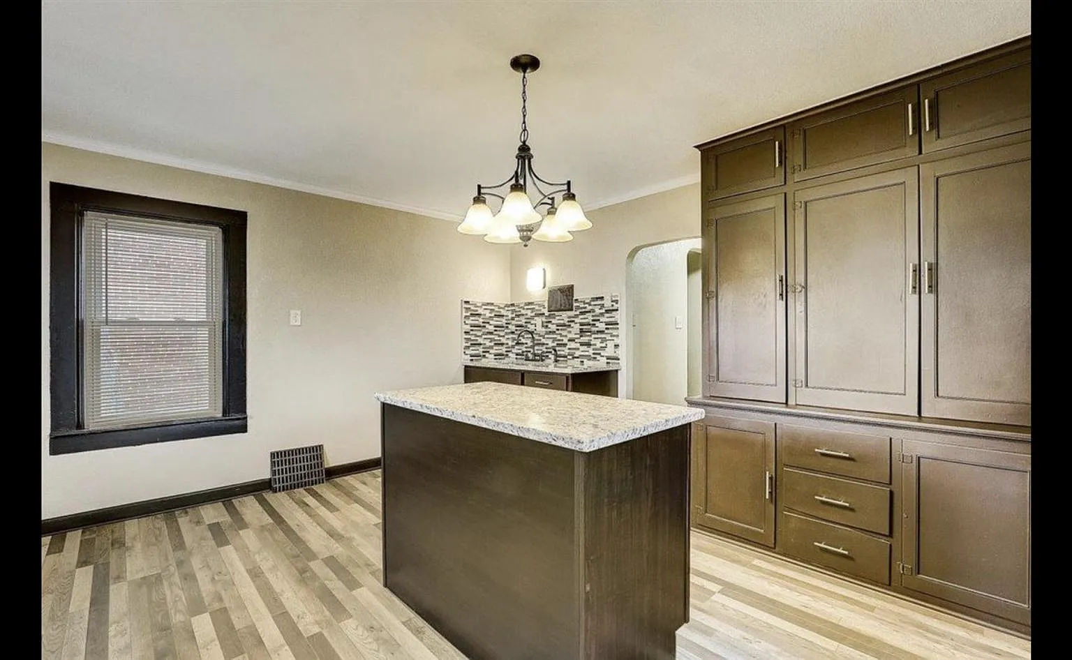 2 bed, 1000 sqft, $1,500 — Photo 4