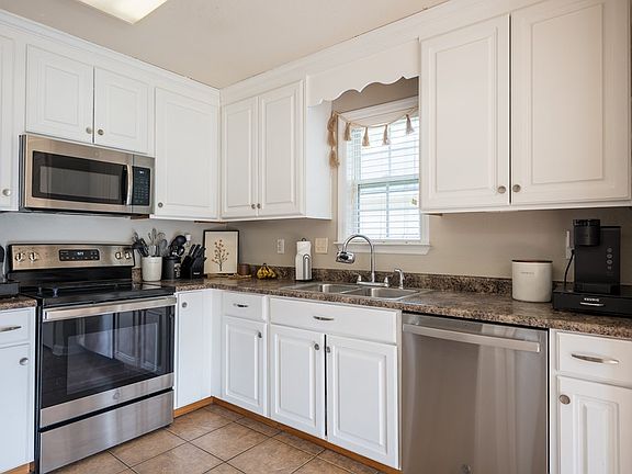 5th image of 2208 Chattooga Dr