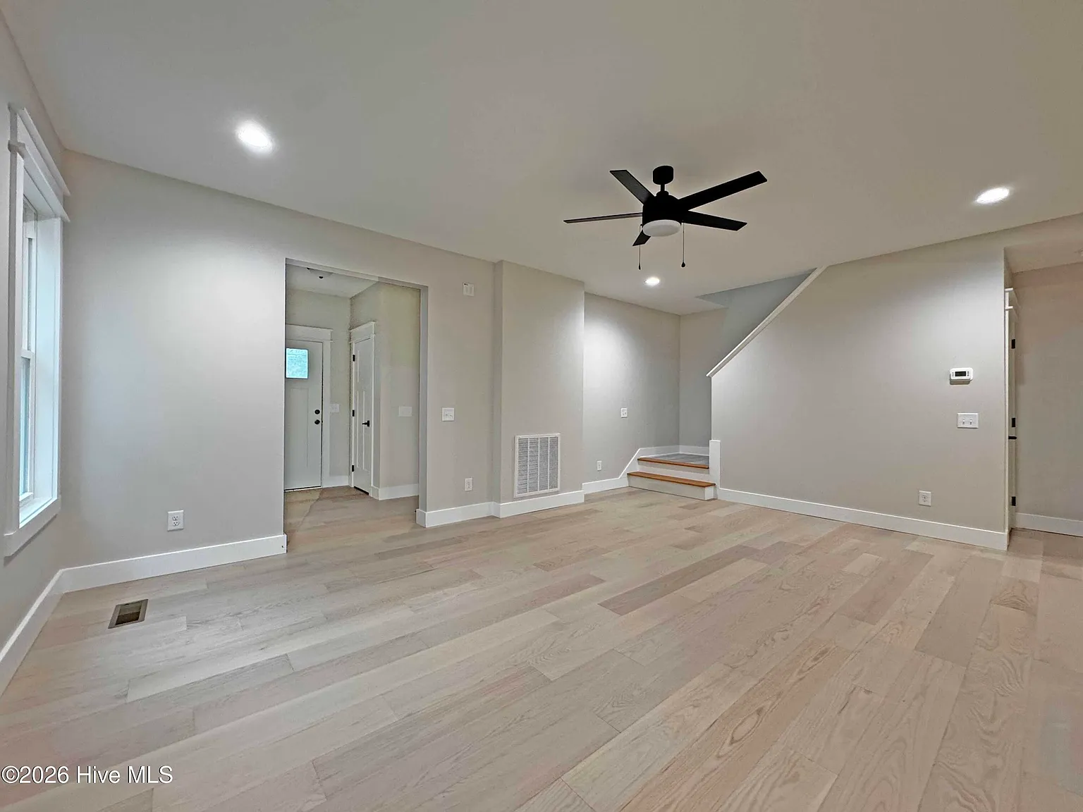 3 bed, 2.5 bath, 1886 sqft, $1,750 — Photo 4