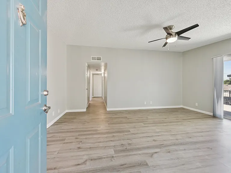 Cornell Apartments — Photo 12