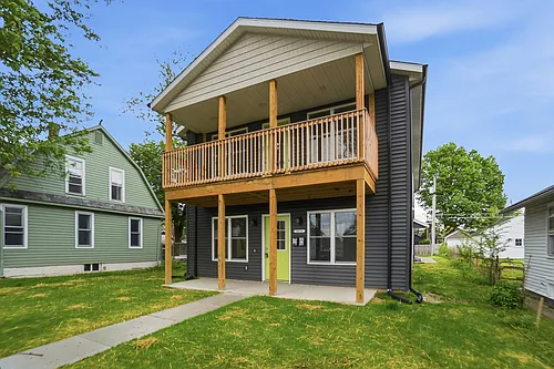 1626 Howell St Photo 1